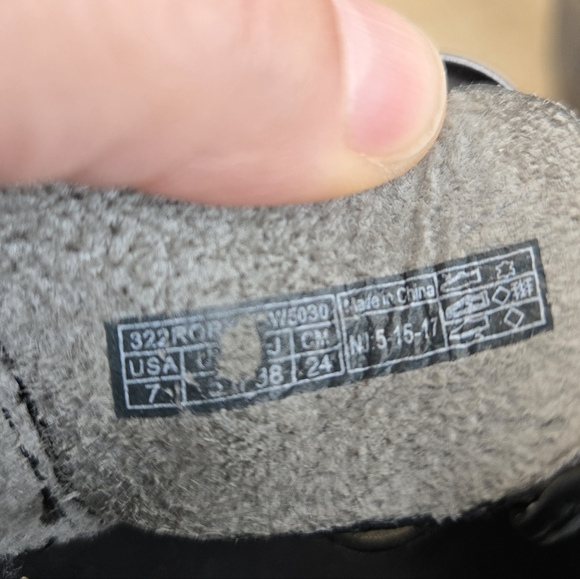 Vionic Rory Boots - Picture 8 of 10